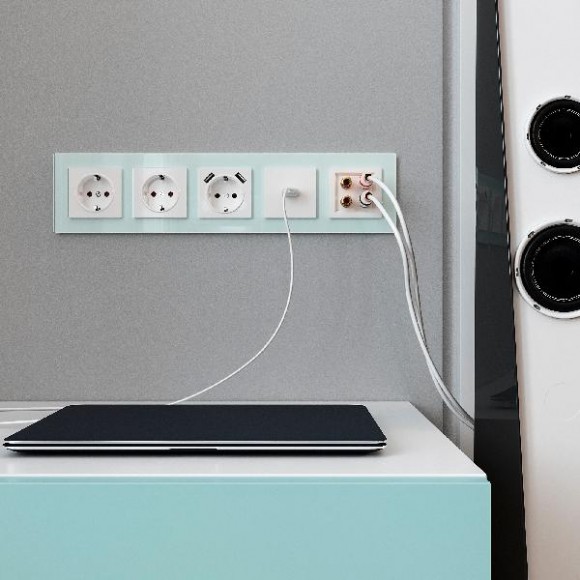 Рамка Favorit натуральное стекло WL01-Frame-05