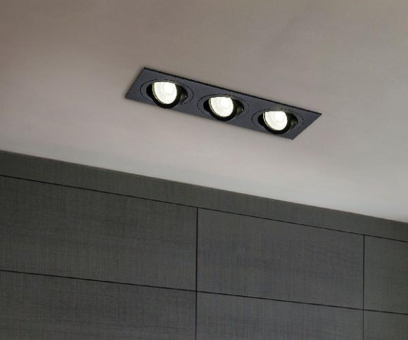 Точечный светильник Atom DL024-2-03B