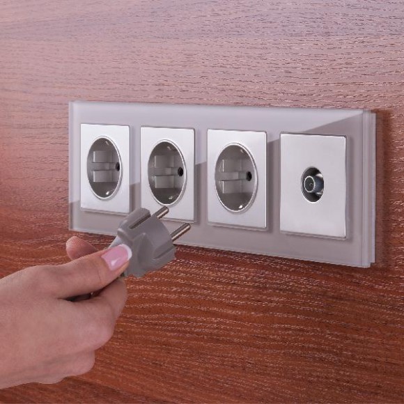 Розетка Встраиваемые механизмы серебряные WL06-SKG-01-IP20