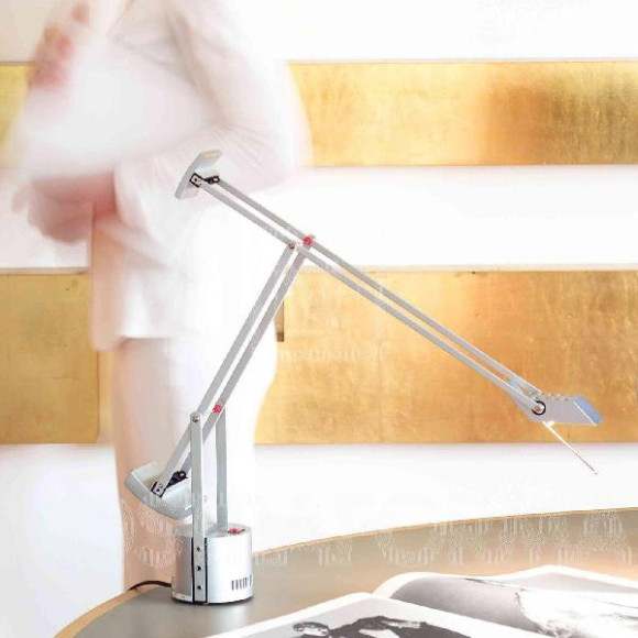 Офисная настольная лампа Tizio A008130 Офисная настольная лампа Tizio A008130