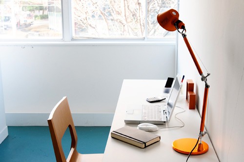 Офисная настольная лампа Tolomeo Micro A011860 Офисная настольная лампа Tolomeo Micro A011860