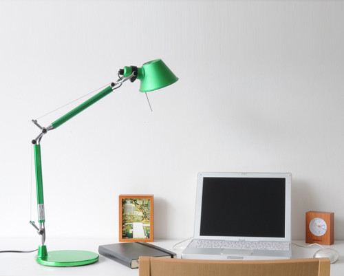 Офисная настольная лампа Tolomeo Micro A011880 Офисная настольная лампа Tolomeo Micro A011880