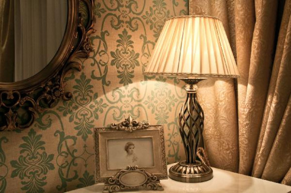 Интерьерная настольная лампа Grace RC247-TL-01-R