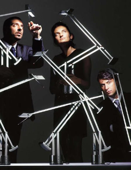 Офисная настольная лампа Tizio A009210